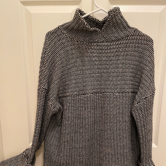 Black and white sweater size M - Picture 4 of 5